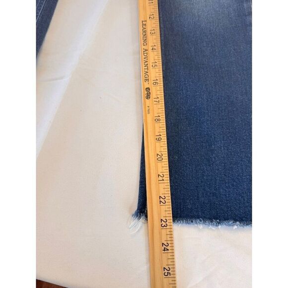 J.Crew Demi Boot Crop Jeans Frayed Cuff Med Rinse Sz 24 EUC Preppy Denim Goals - Picture 9 of 9